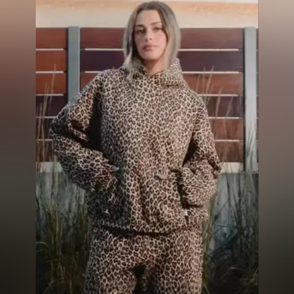 🌟7/25$  Boutique Leapord Print Hoodie